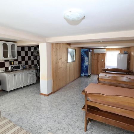 Rozalin Guest House Гудаута Екстер'єр фото